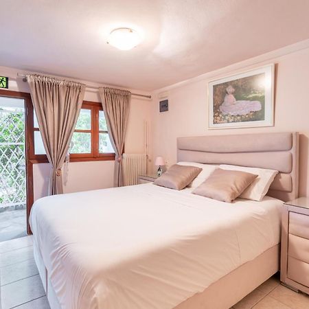 The House Of Gratitude - Poolside Retreat Villa ลูตรา โอรายาส เอเลนิส ภายนอก รูปภาพ