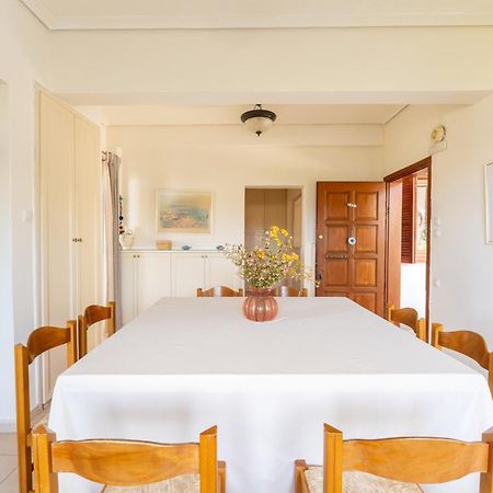 The House Of Gratitude - Poolside Retreat Villa ลูตรา โอรายาส เอเลนิส ภายนอก รูปภาพ