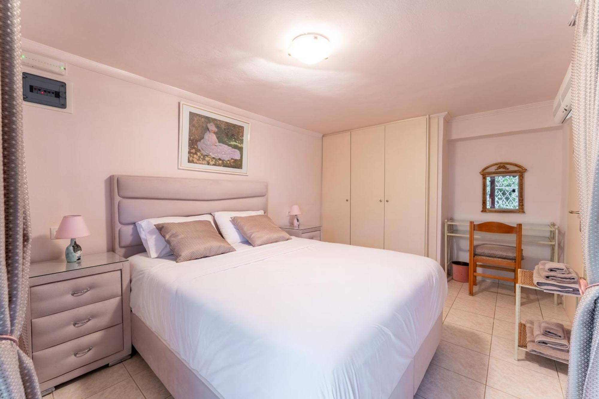 The House Of Gratitude - Poolside Retreat Villa ลูตรา โอรายาส เอเลนิส ภายนอก รูปภาพ