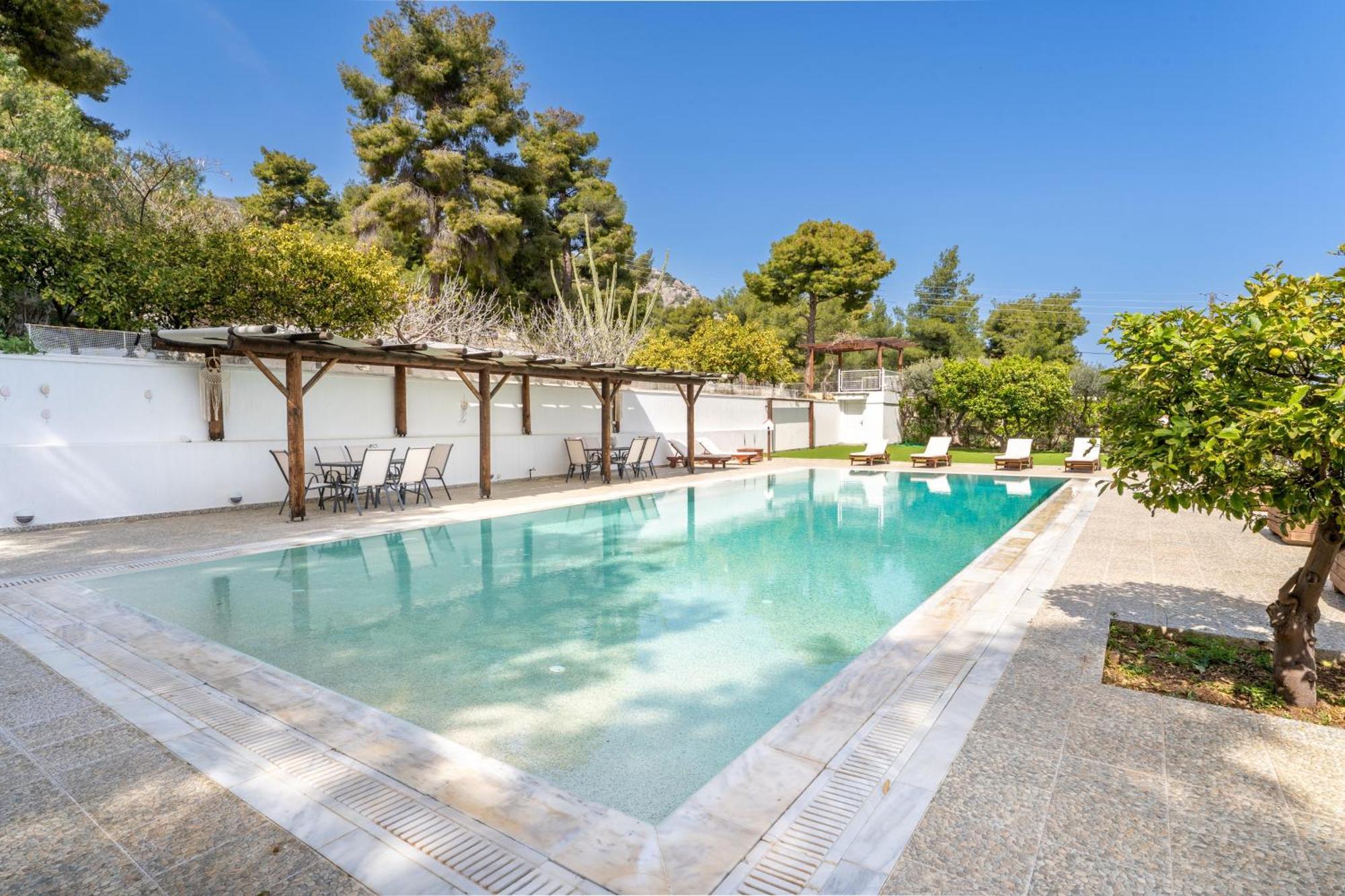 The House Of Gratitude - Poolside Retreat Villa ลูตรา โอรายาส เอเลนิส ภายนอก รูปภาพ