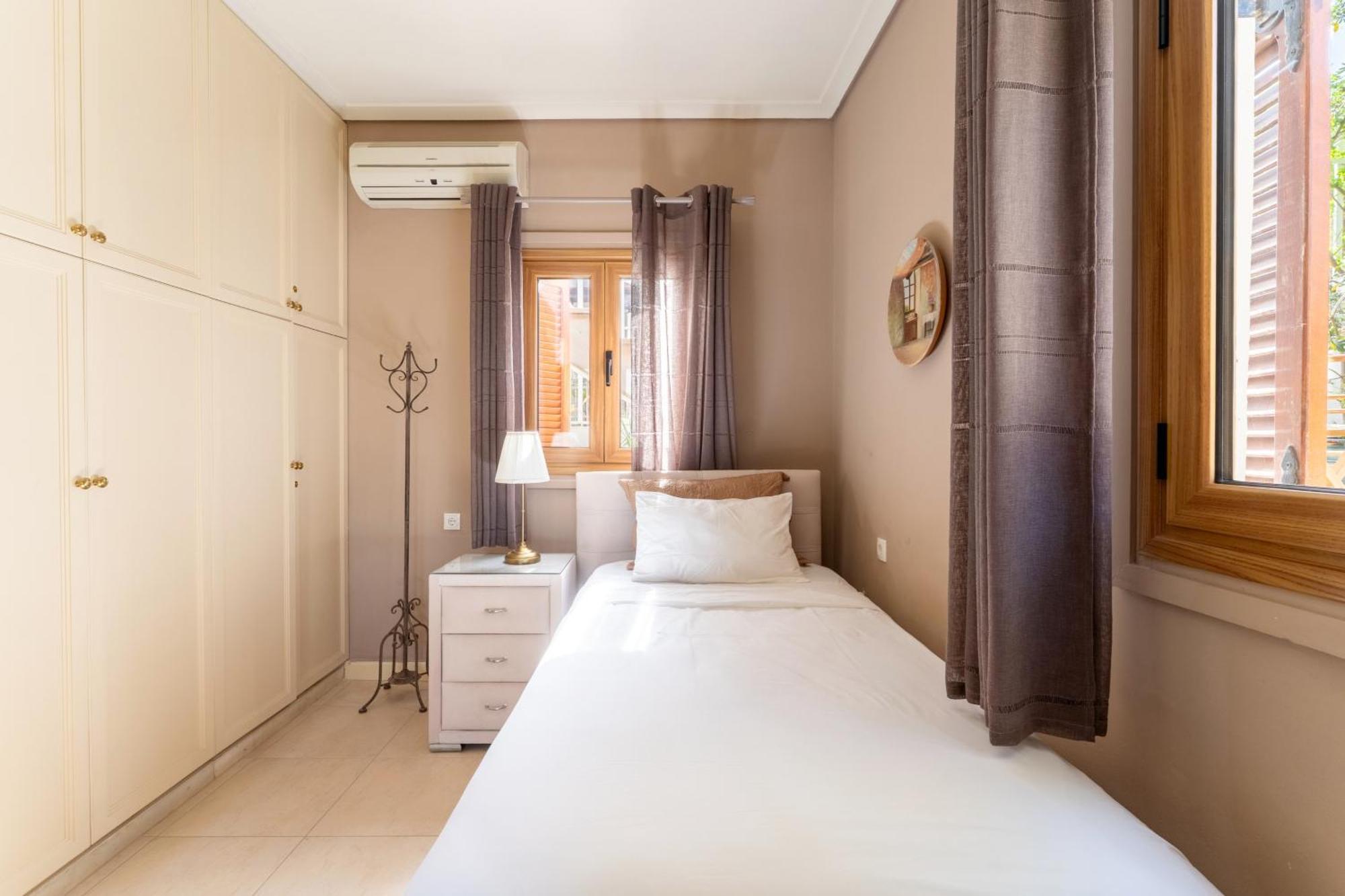 The House Of Gratitude - Poolside Retreat Villa ลูตรา โอรายาส เอเลนิส ภายนอก รูปภาพ