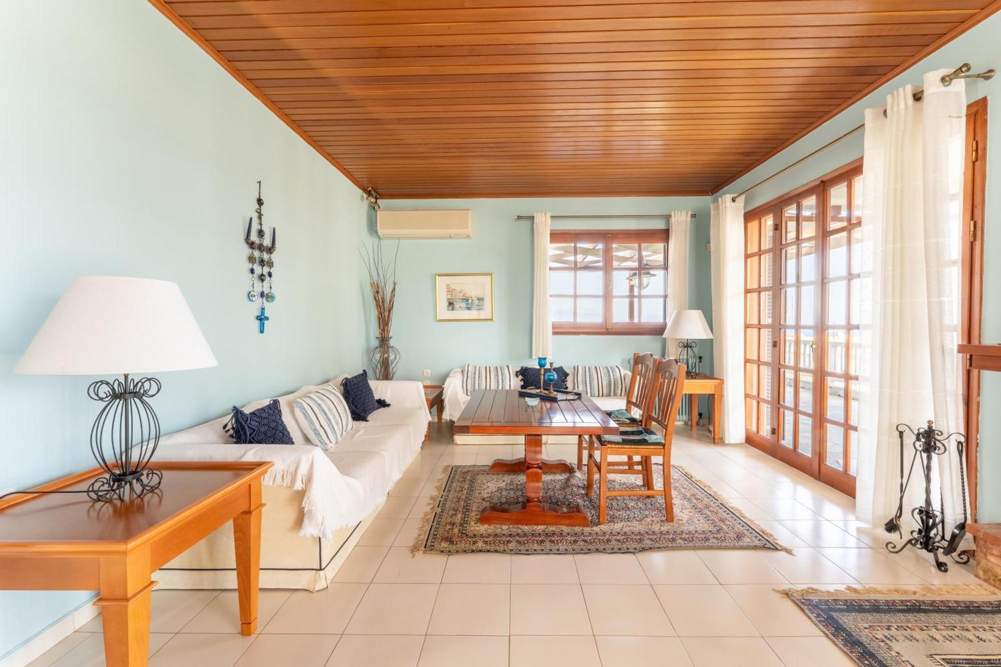 The House Of Gratitude - Poolside Retreat Villa ลูตรา โอรายาส เอเลนิส ภายนอก รูปภาพ